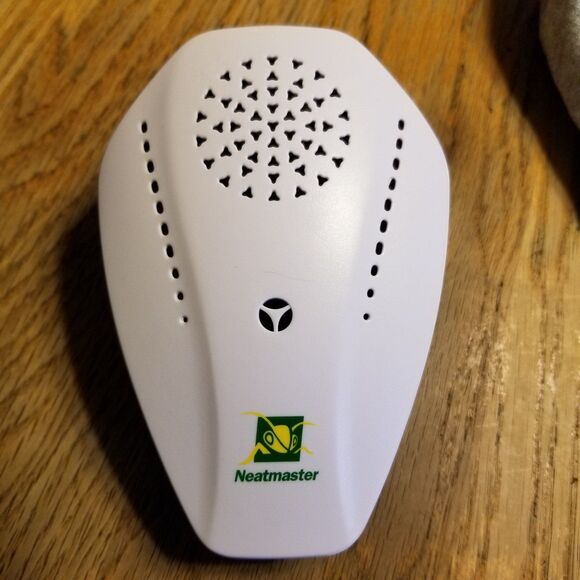 Neatmaster pest control plug in device working model Neat-002 - Picture 3 of 8